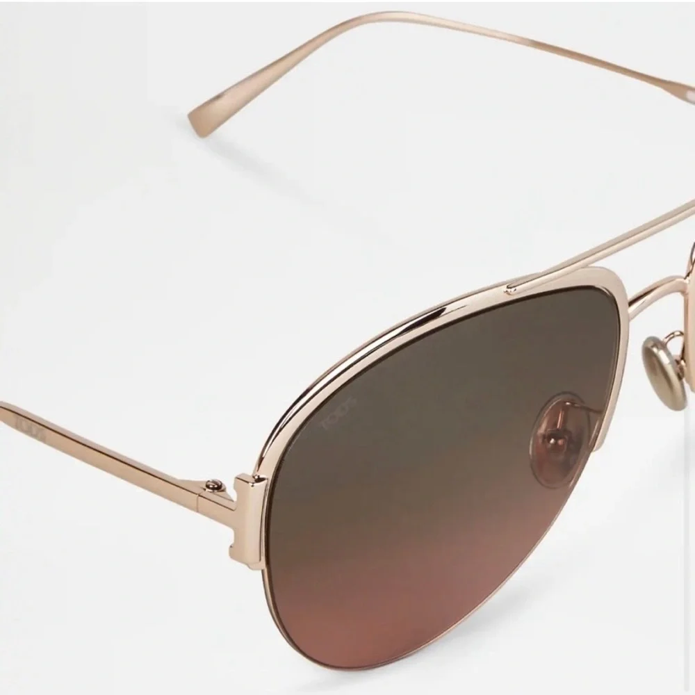 NWT TOD'S Pilot Sunglasses, gold